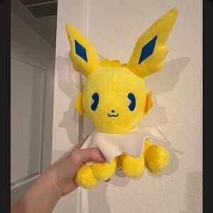 Small Jolteon pokemon plush